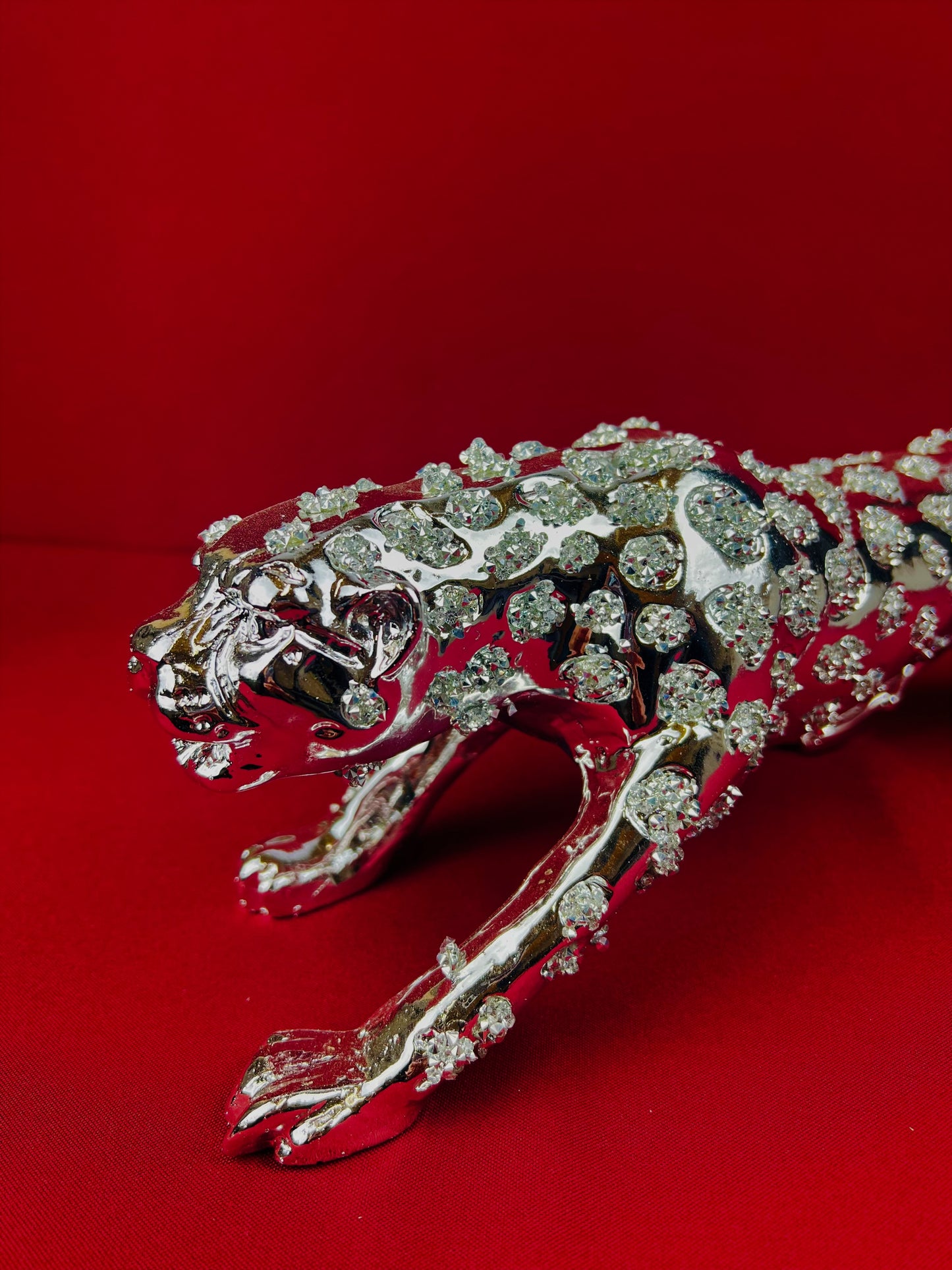 Deko Leopard Tierfigur Raubkatze 60cm Silber Wohnzimmerdekoration Raubtier NEU